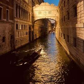 Prywatna gondola z szampanem w Wenecji, start z Danieli