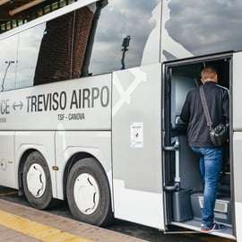 Autobus z lotniska Treviso do Wenecji i Mestre
