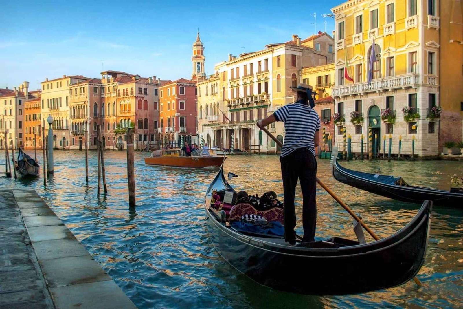 Wenecja: Prywatna 30-minutowa przejażdżka gondolą po Canal Grande