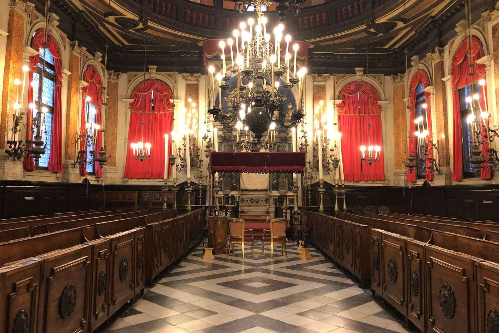 Prywatna wycieczka po żydowskim getcie i synagogach.